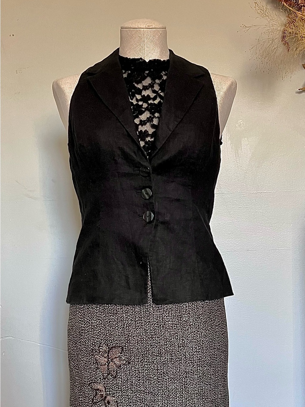 Nude Lucy Black Sleeveless Tailored Vest